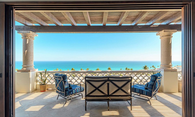 Buzzards Condominio | 3 BD Oceanview Penthouse with infinity pool and jacuzzi