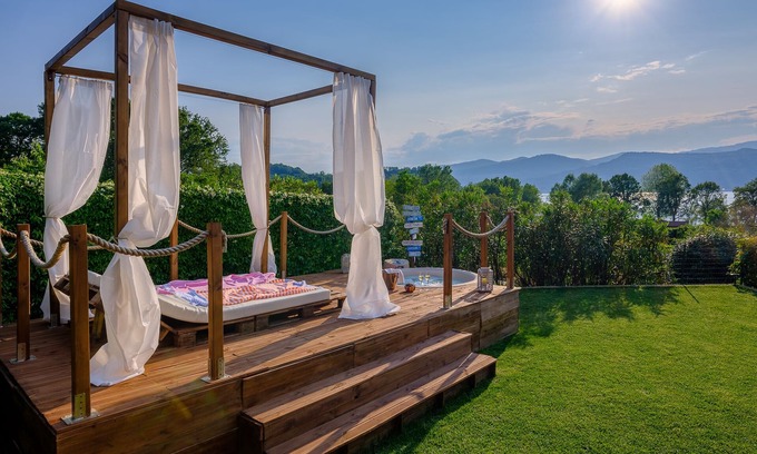 Ispra Casa | 3 BDR, 3 BTHR, 2Floor Villa con jardín privado, jacuzzi, barbacoa con vistas al lago
