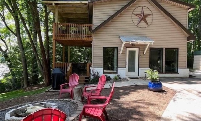 Harbor House Casa | 3-BDR Direct Waterfront Cottage