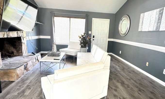 Charlotte Casa | 3 Bdrm 2 Full Bath 15 mins from Uptown