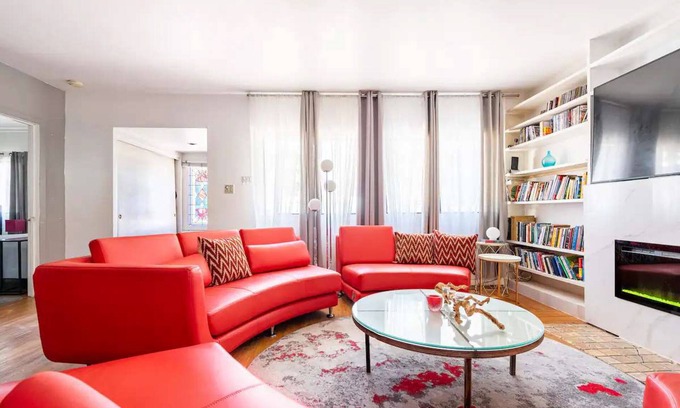 Melrose Casa | 4 hab + 7 camas + 3 baños en un Hollywood moderna obra maestra.