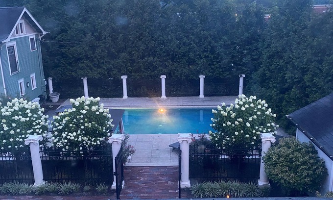 Athens Casa | Family sized home, 2 blocks from OU campus. Pool and balcony.