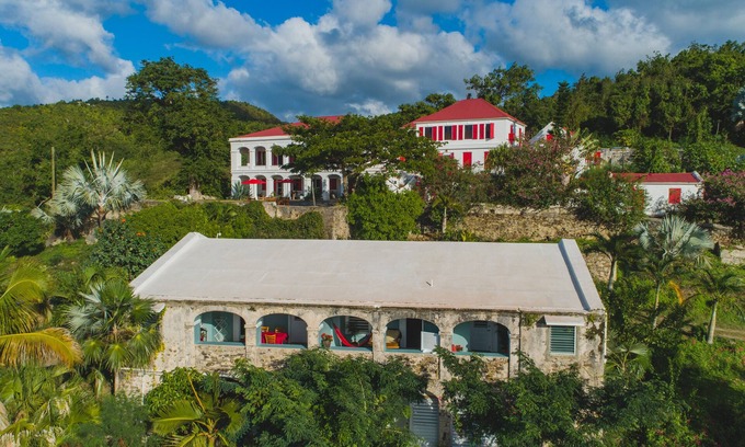 Estate Sprat Hall Casa | 3 Bdrm house on historic estate - private balconies - incredible location