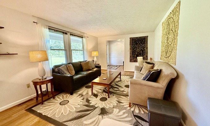 Oak Ridge Apartamento | 3 Bdrm in Oak Ridge. High Point, Greensboro, W.S