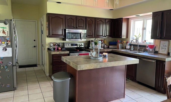 Oshkosh Casa | 3 bed, 2.5 bath home in the heart of Oshkosh available for EAA week!