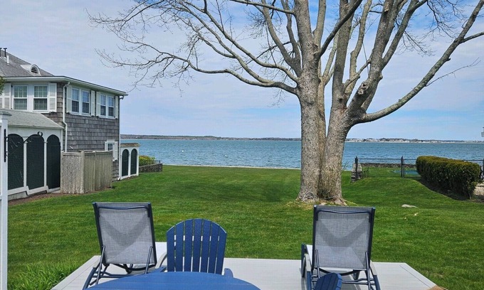 Cataumet Cabaña | 3 bed 2 bath Beach Front Cottage in private neighborhood on Buzzards Bay