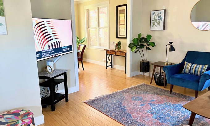 Chico Casa | 3 bed/2 bath Craftsman Summer Charmer