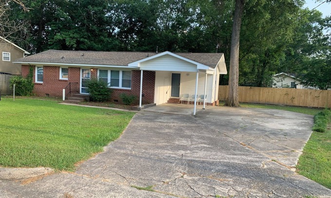 Mount Berry Casa | 3 Bed 2 Bath Cute Entire House in West Rome