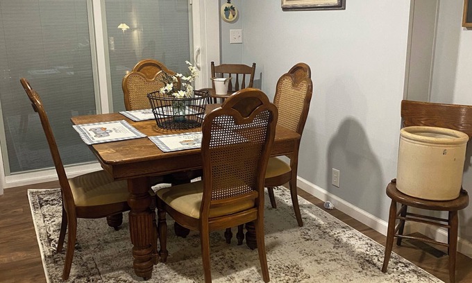 Union Casa | 3 Bed, 2 Bath Full Home - Dog Friendly, Purina, Six Flags