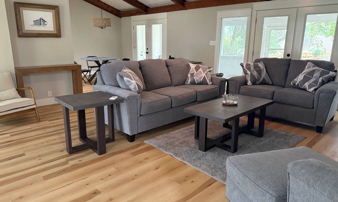 Valdosta Casa | 3 bed/2 bath home minutes from I-75 and Wild Adventures; WiFi, laundry, kitchen