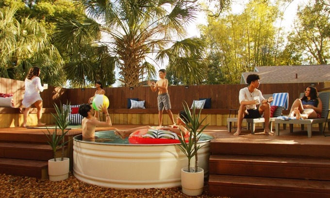 St. Petersburg Casa | 3 bed, 2 bath - long stays welcome! House with pool and fenced backyard minutes from St Pete & Tampa