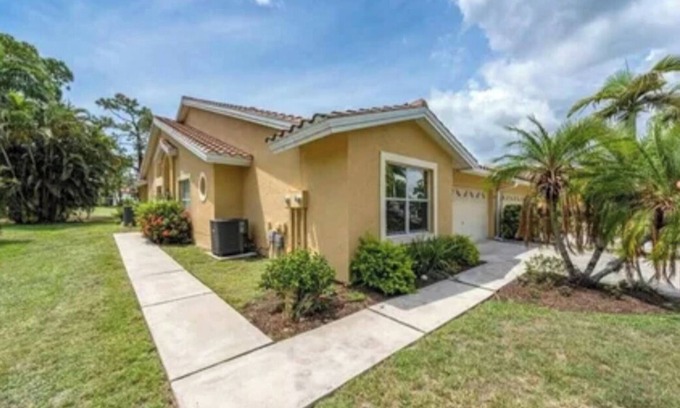 Lely Golf Estates Casa | 3 Bed, 2 Bath Naples