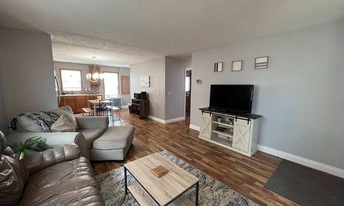 Belfield Casa | 3 bed, 2 bath near TRNP, Medora and Dickinson
