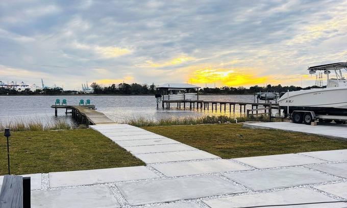Brown Island Casa | 3 bed 2 bath Pool home Andrew’s island. Dolphin views from dock!