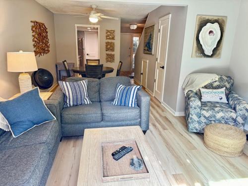 Beach Lagoon Casa | 3 bed 2bath just steps to Coligny Plaza & Beach