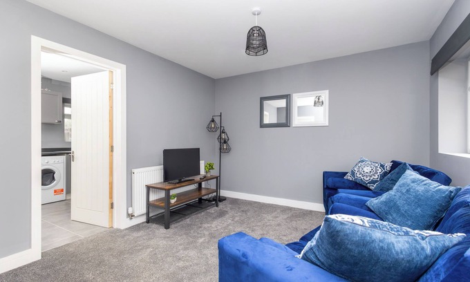 Stanley Casa | 3 Bed 3.5 Bath | Parking | WiFi | En-suite's | Self Checkin | Bluetooth Speakers