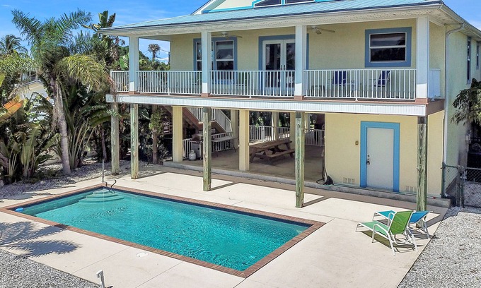 Saint James City Casa | Tres cama, tres baños piscina casa en un canal en Pine Island, Florida
