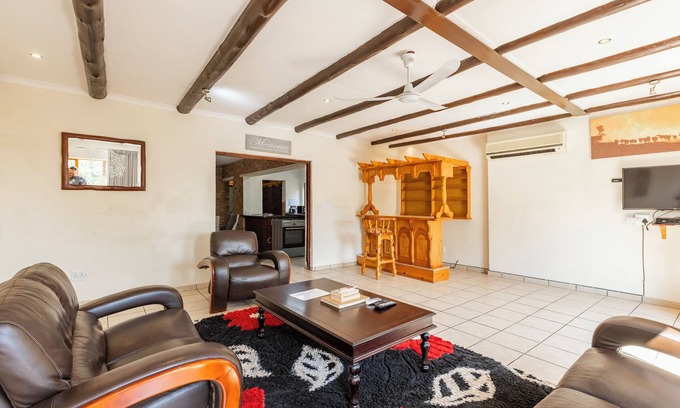 Marloth Park Cabina | 3 Bed - 3 Bath - Luxury Villa - Mpumalanga