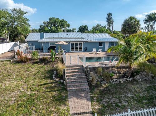 Sarasota Villa | 3 Bed, 3 Bath, Pool Home with Boat Dock