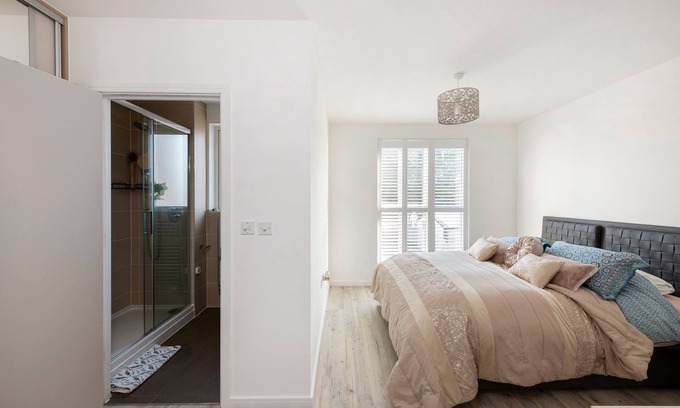 Southgate Casa | 3 bed, 3 bath townhouse in tranquil North London
