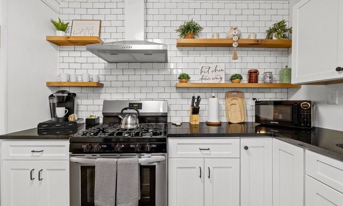Buford Casa | 3-Bed Boho Retreat with Fireplace, Smart TVs, and Grill