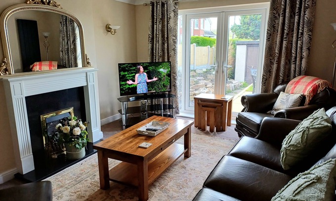 Colwyn Bay Casa | 3-bed Bungalow Near Conwy Valley Close to Castle