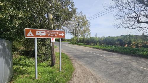 Colchester Chalet De Esquí | 3 Bed Caravan - Sleeps 6 - Parking - Wifi