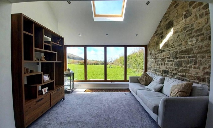 Sunderland Cabaña | 3 Bed Cottage-Sleeps 6-Country Views-Pet friendly