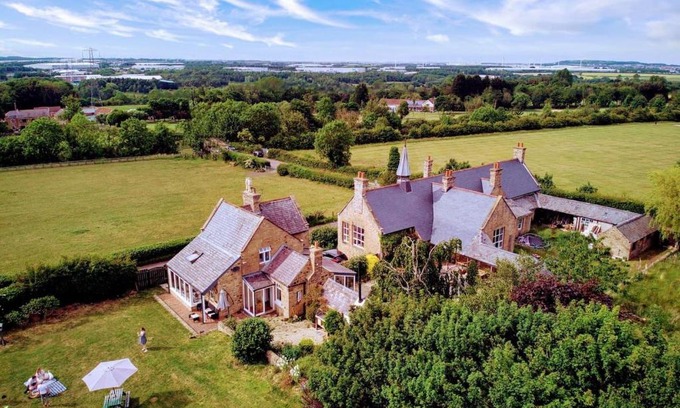 Sunderland Casa | 3 Bed Cottage-Sleeps 6-Country Views-Pet friendly