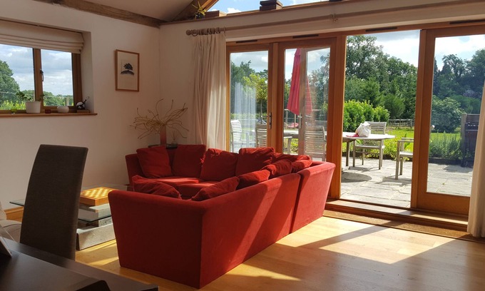 Haslemere Casa | 3 camas (baño privado) Roble contemporáneo enmarcado en el campo rural