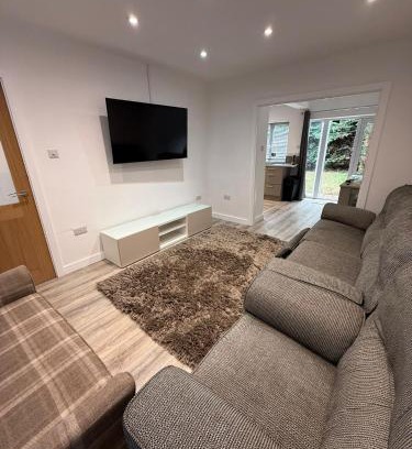 Brierley Hill Apartamento | 3 Bed Home From Home Contractor & Family Stay DY5