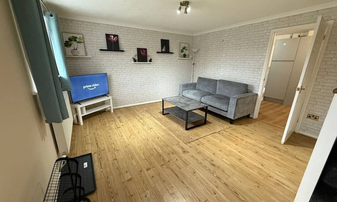 Bradley Stoke Casa | 3 bed house by mustang escapes
