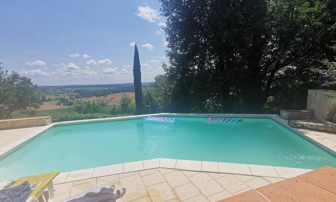 Loubezs-Bernac Casa | 3 Bed House in Loubes Bernac with amazing views
