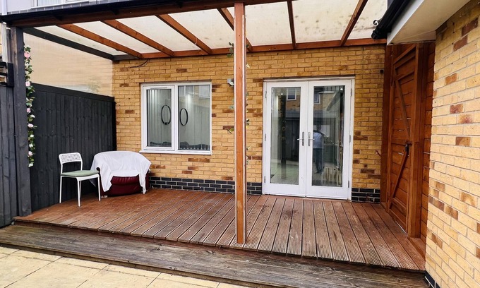London Borough of Ealing Casa | 3-bed House in Northolt