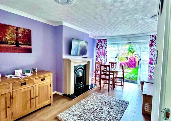 Walsall Apartamento | 3 bed house in Walsall, perfect for contractors & leisure & free parking
