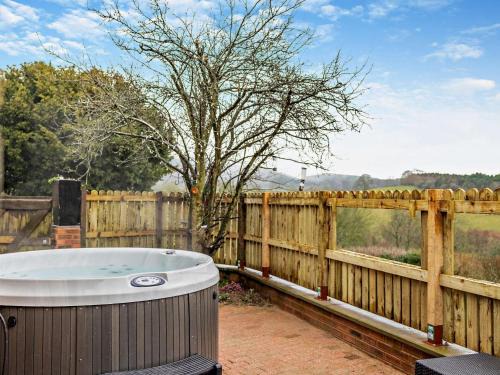 Nordley Casa | 3 Bed in Bridgnorth 94532