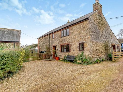 Newport Casa | 3 bed in Carisbrooke IC037