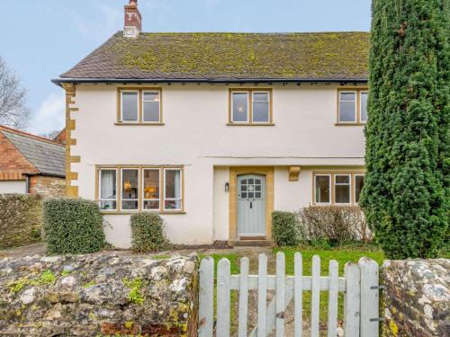 Cerne Abbas Casa | 3 Bed in Cerne Abbas 74803