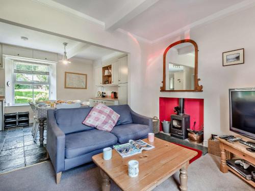 Chapel Stile Casa | 3 Bed in Chapel Stile SZ161