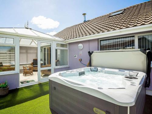 Fairbourne Casa | 3 Bed in Fairbourne 86841