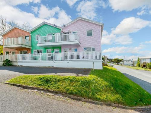 Pembroke Casa | 3 Bed in Freshwater East FB277