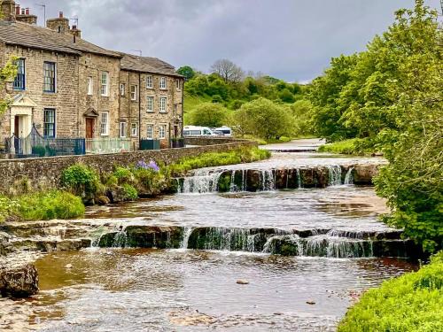 Gayle Casa | 3 Bed in Hawes 90749