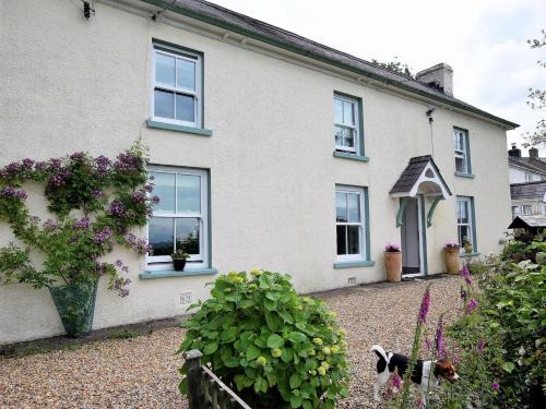 Llandovery Casa | 3 Bed in Llandovery 76381
