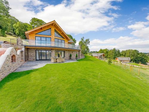 Montgomery Casa | 3 Bed in Montgomery 88641