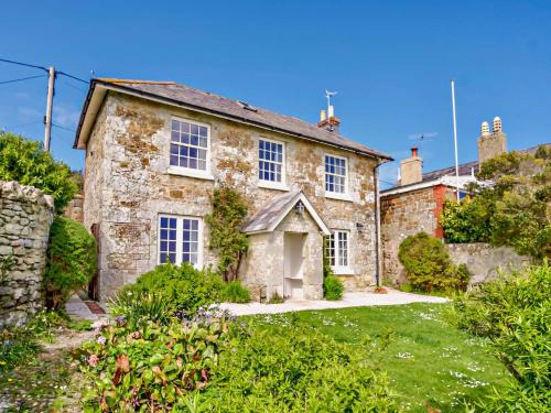 Ventnor Casa | 3 Bed in Niton Undercliff IC125