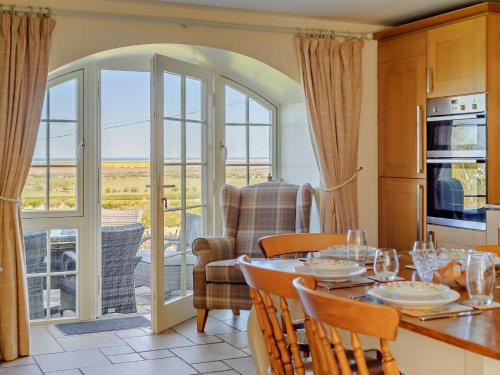 Berwick-upon-Tweed Casa | 3 Bed in Nr Bamburgh CN069