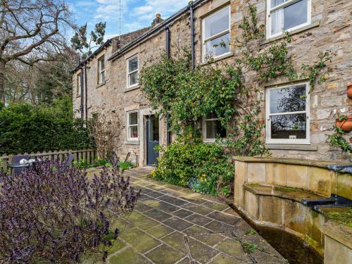 Richmond Casa | 3 Bed in Richmond 94740
