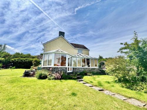 Llanfihangel Tal-y-llyn Casa | 3 Bed in Talyllyn 93947