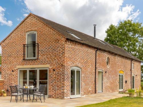 Wixhall Casa | 3 Bed in Whitchurch 88915