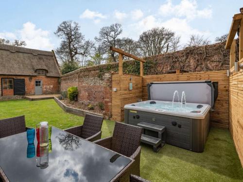 Irstead Casa | 3 Bed in Wroxham 86387